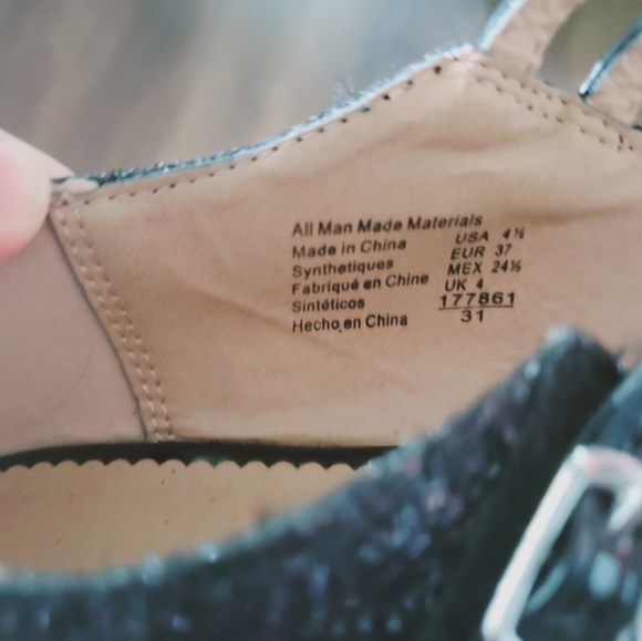 NWT Girls Mary Jane flats - Picture 6 of 6